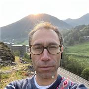 Profesor de Inglés con una vasta experiencia enseñando desde el nivel básico hasta avanzado. Si necesitas comenzar de cero o mejorar tu nivel, call me